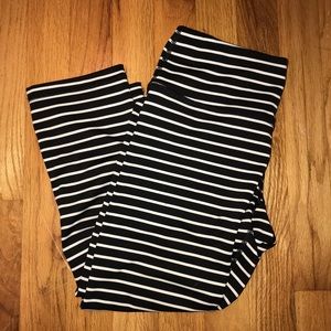 Black and White Striped Leggings